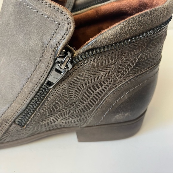 Cobb Hill Crosbie 7.5 Dusty Olive Bootie - Picture 8 of 11